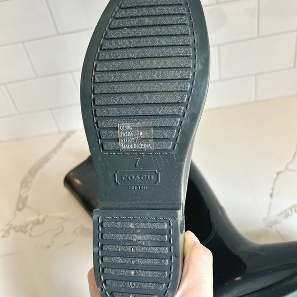 *NEW* Coach ‘Tasha’ Shiny Rain Boots - Size 7 - Graphite - Picture 6 of 8